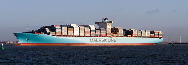 Maersk cutting jobs and lines