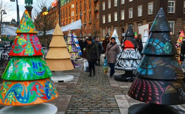 Christmas tree sculptures in Copenhagen vandalised