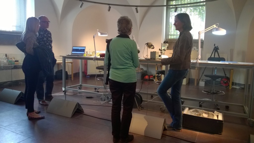 Two archaeologists from University of Groningen explaining their work to visitors (photo: Alessandra Palmitesta)