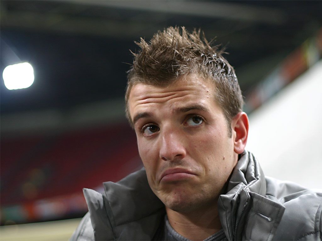 Sports News in Brief: FCM move could see Van der Vaart follow his missus to Jutland