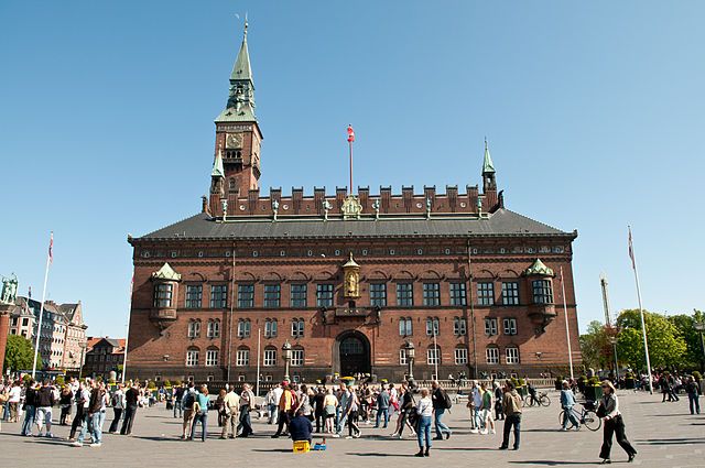6 June: Guided tour of Copenhagen City Hall