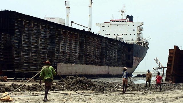 EU wants to stop Danish shipping giant from scrapping its ships in India