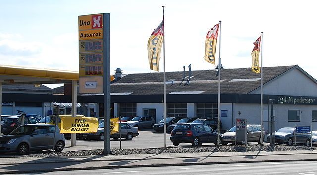 Large service station chain rebranding and closing stations in Denmark
