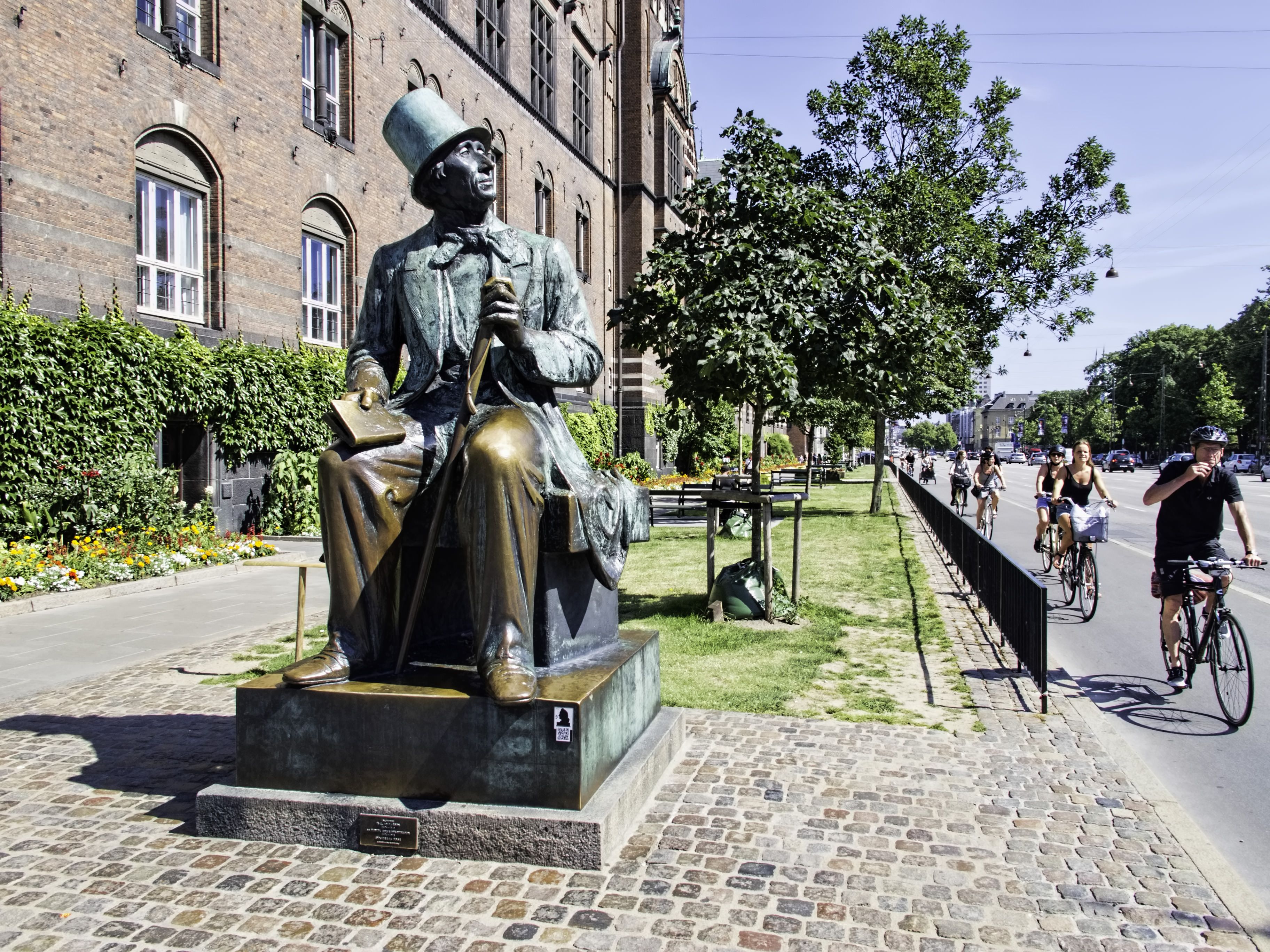 The Statue of H.C. Andersen at the City Square, Statue