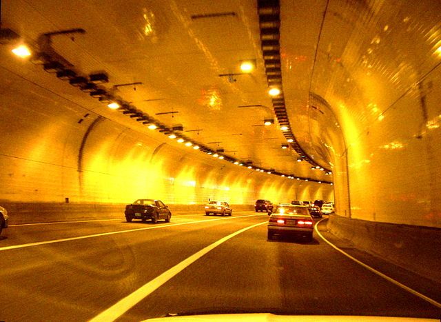 Two lanes may be better than one – but harbour tunnel project already under attack