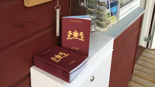 Regional News in Brief: Island passports a great success