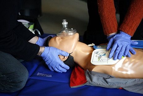 Elderly people often clueless about first aid, study shows