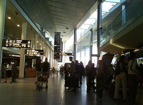 Spot-checks at Danish airports net a million kroner from benefit fraudsters