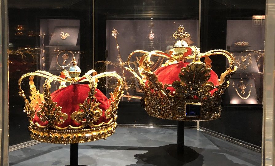 Museum visitor locked in a vault alone with the Danish Crown Jewels