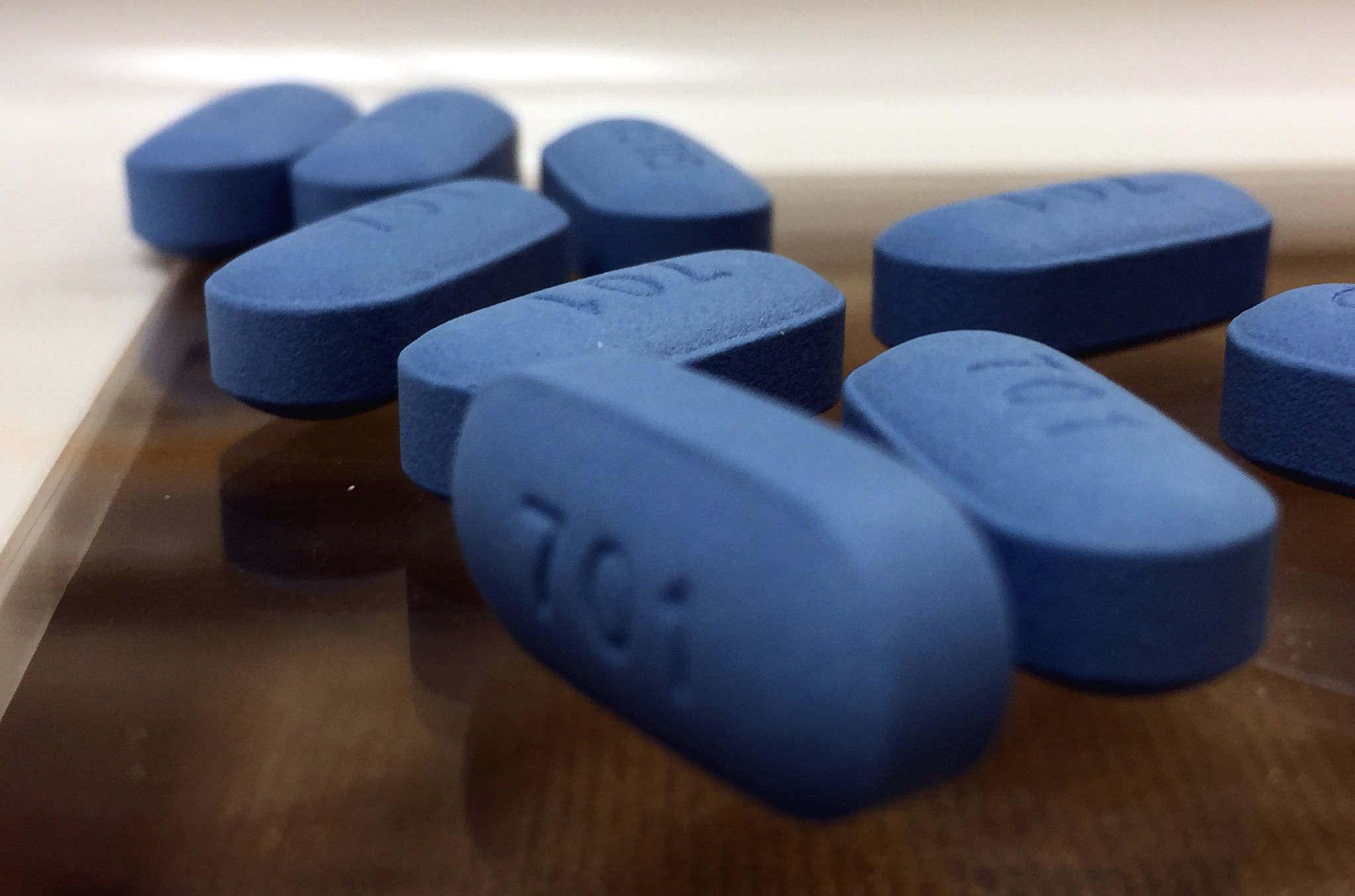 Science, Tech and Health News in Brief: Is the new HIV pill worth the cost?