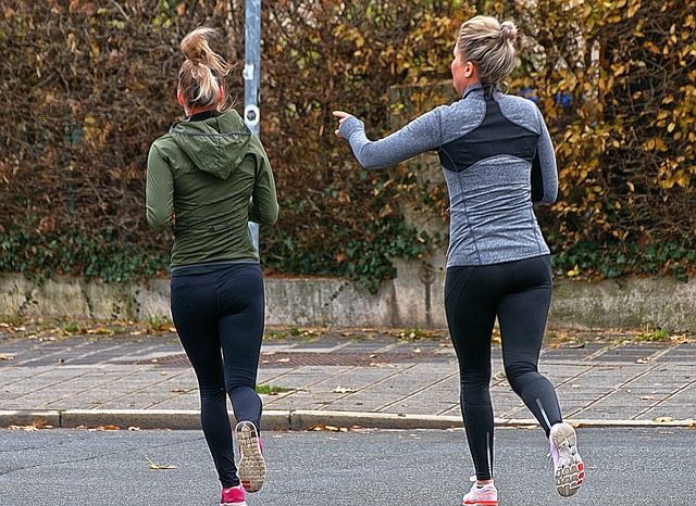 Copenhagen urges joggers to keep their distance 