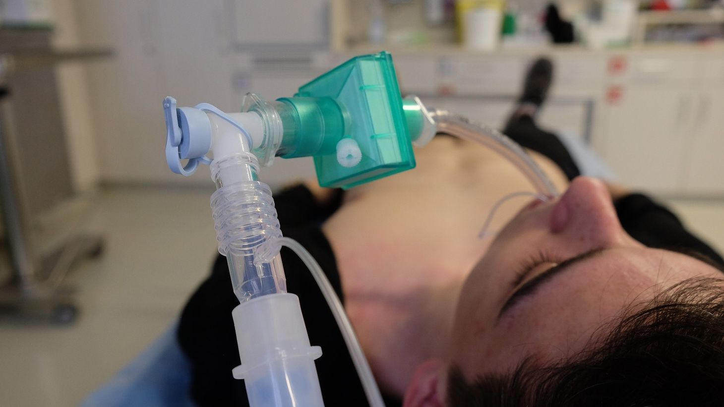 Coronavirus patients on respirators longer than expected 