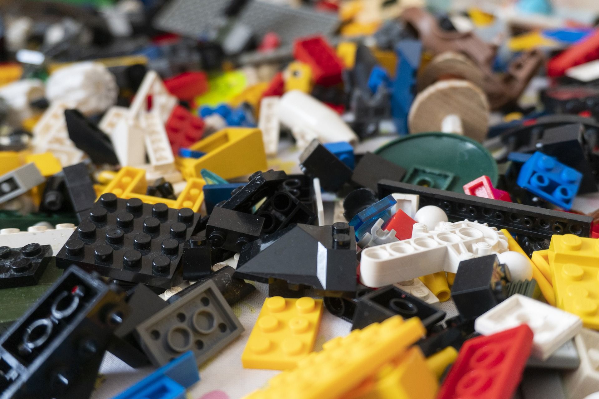 Business Round-Up: Lego collectors willing to pay 14,000 kroner for controversial set