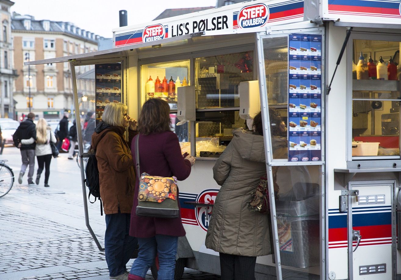Local Round-Up: Wir feiern ein Jahrhundert Hot-Dog-Kultur in Kopenhagen
