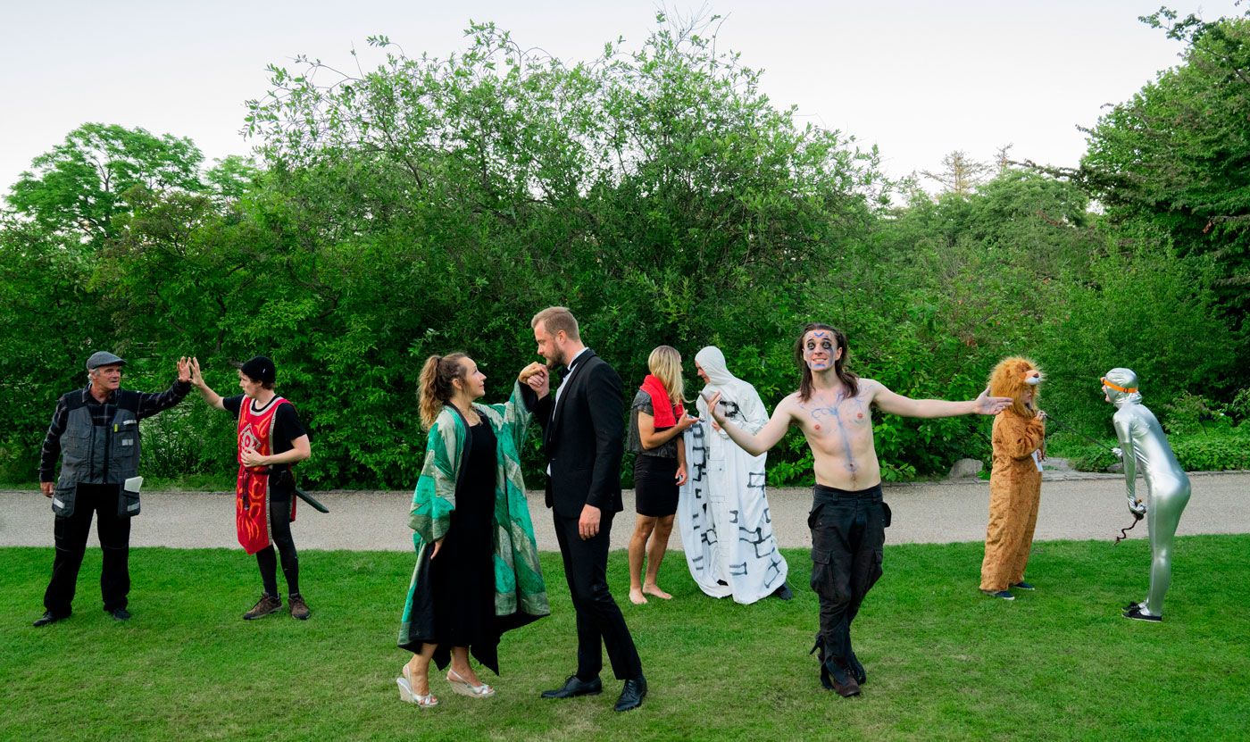 Performance Review: ‘A Midsummer Night’s Dream’ dazzles under the open sky