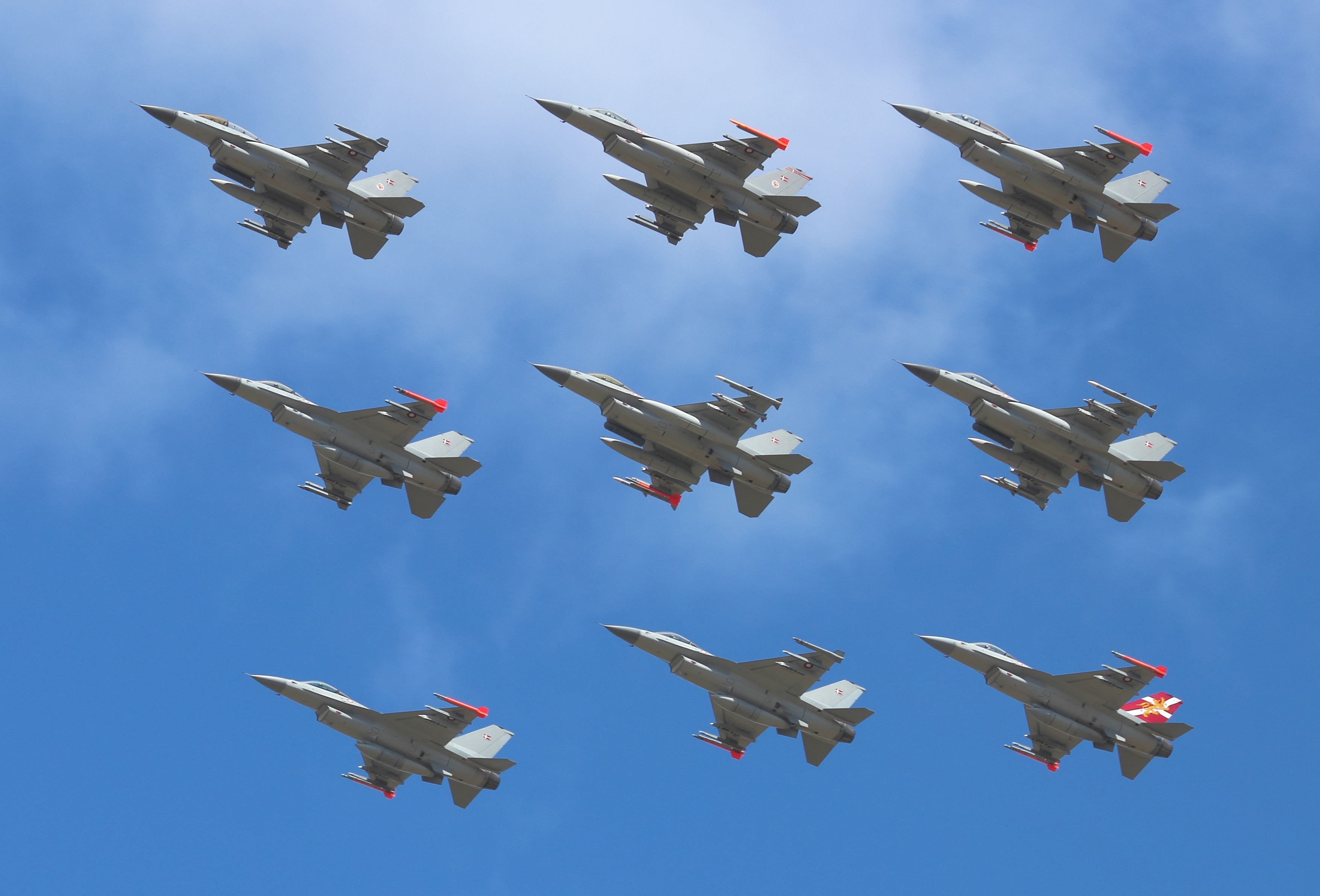 The Danish Armed Forces will sell aging fighter jets in anticipation of a new fleet