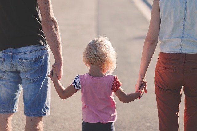 Families with children leave Copenhagen