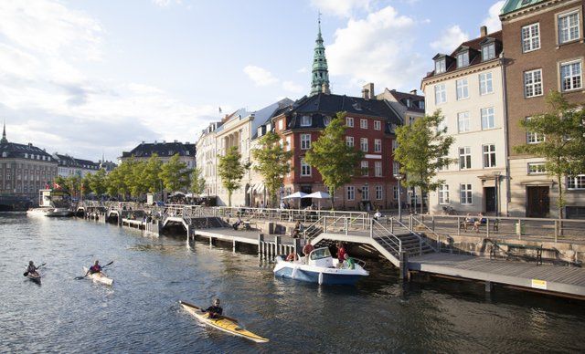 Lokale Zusammenfassung: Rekordzahl von Segelschiffen, die Kopenhagen besuchen, aber ein starker Rückgang der Kreuzfahrtschiffbesucher