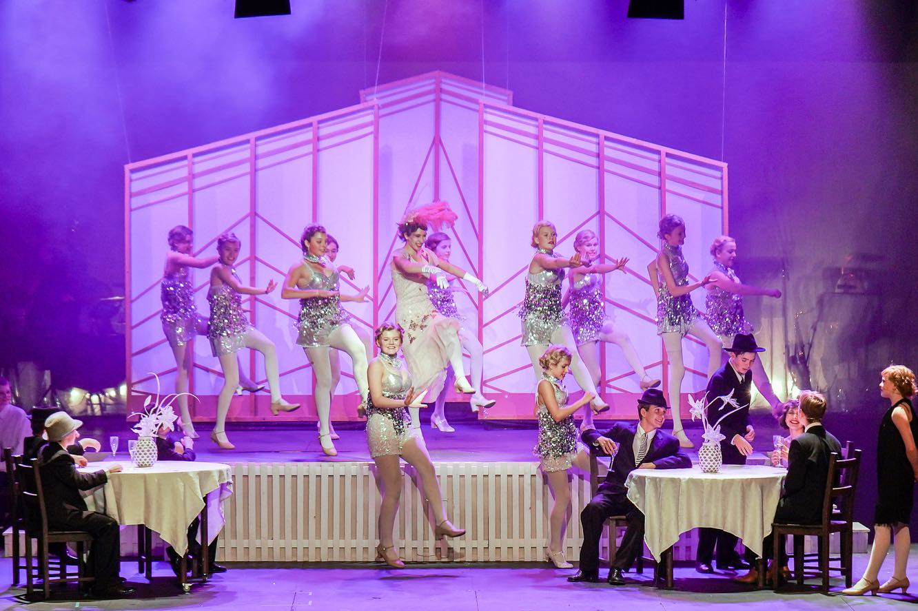 Performance Review: Everyone in Denmark should know Bugsy Malone’s name after this amazing show