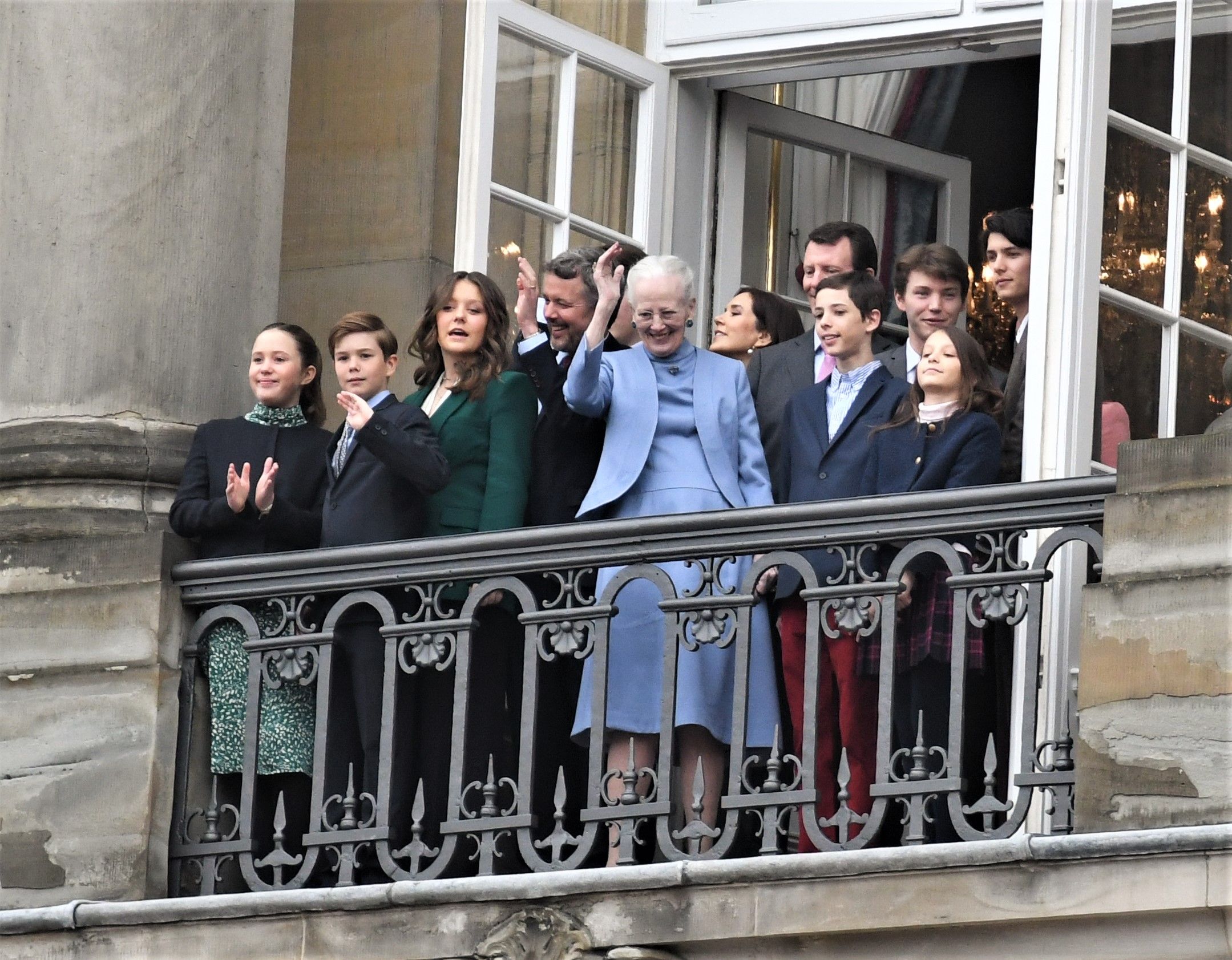 Royal family gathers for Christmas after conflict