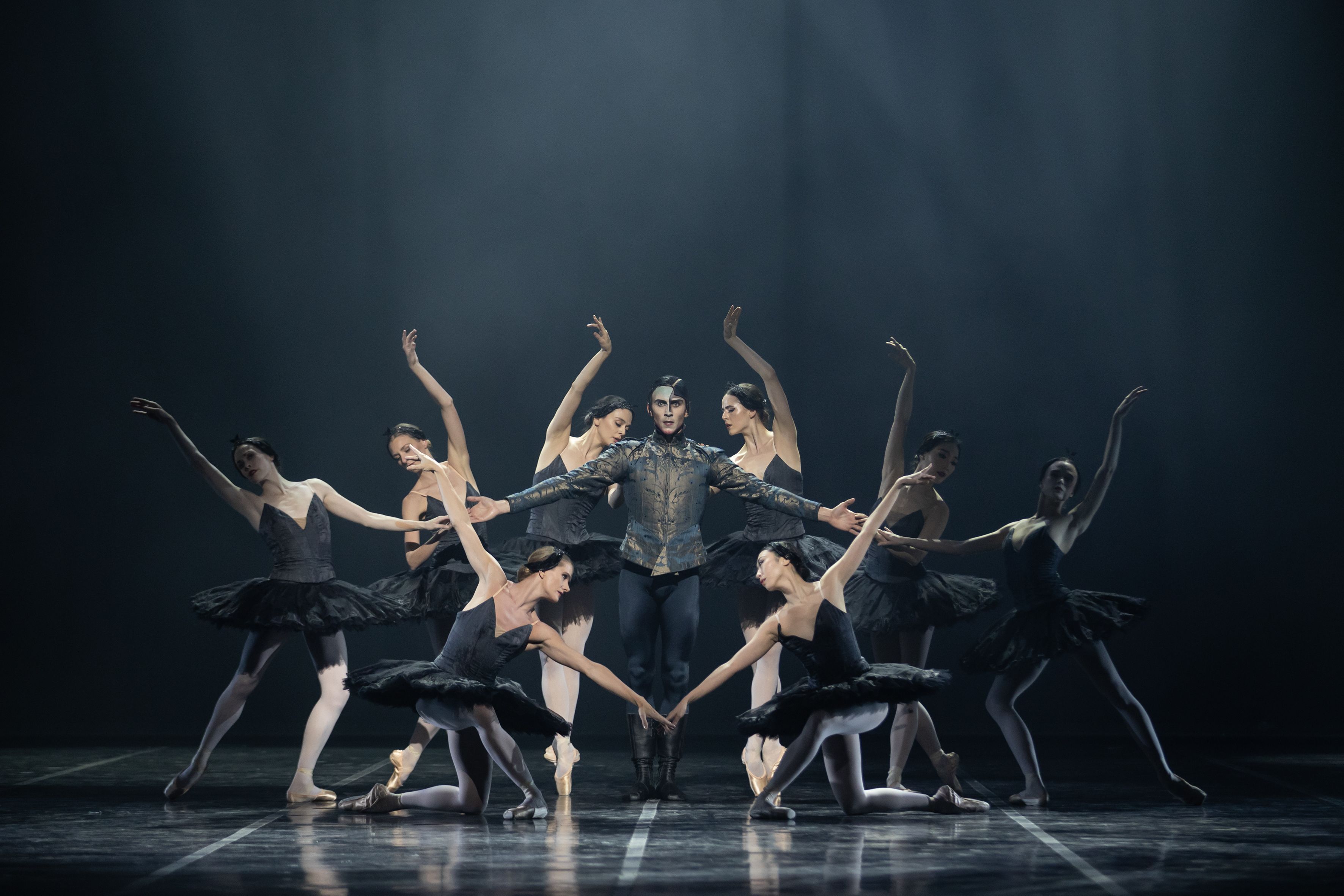 Hot in Town: Swan Lake, stand-up comedy, Nyhavn dining and Tom Cruise