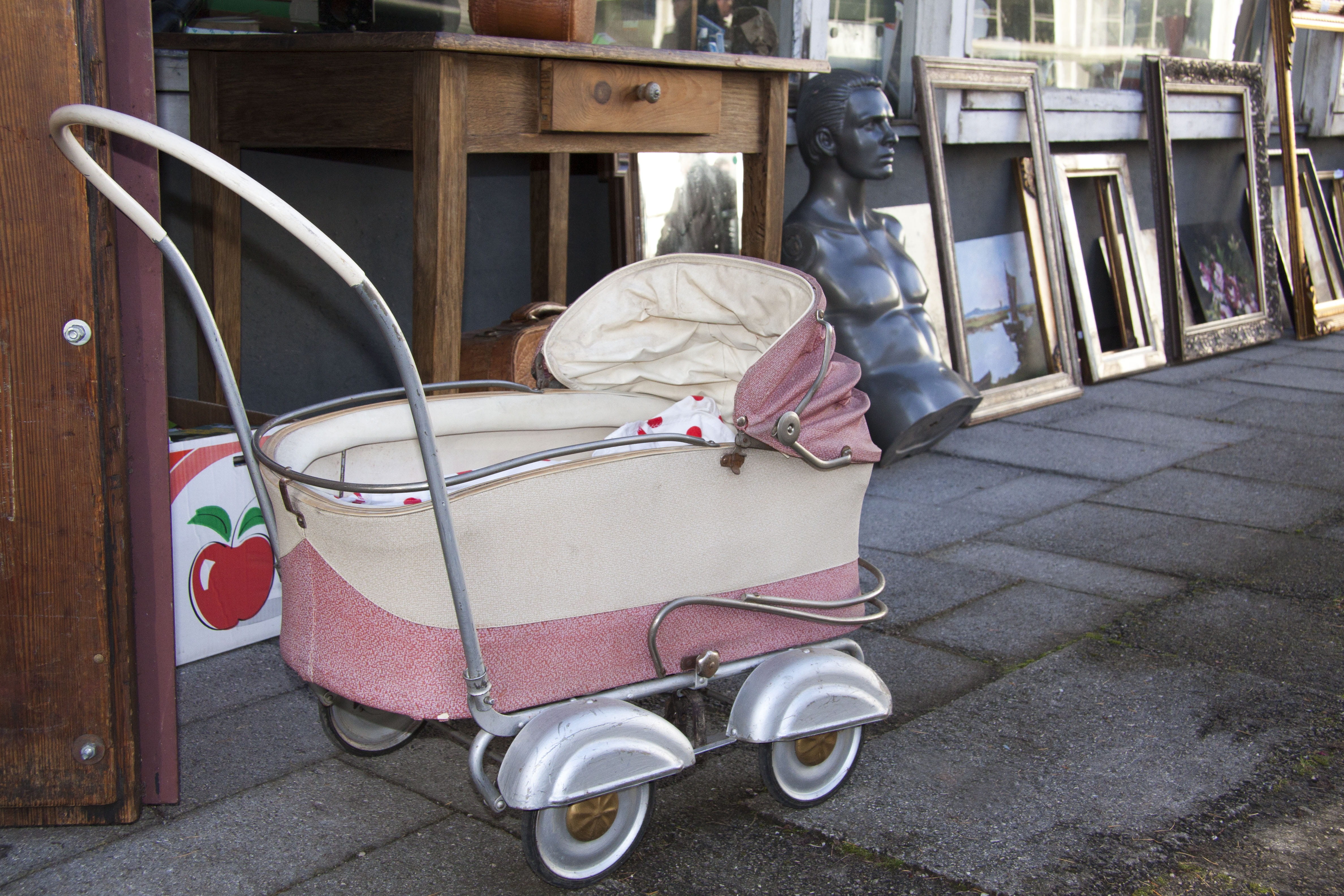 Why do Danes leave their babies unattended in strollers outside?