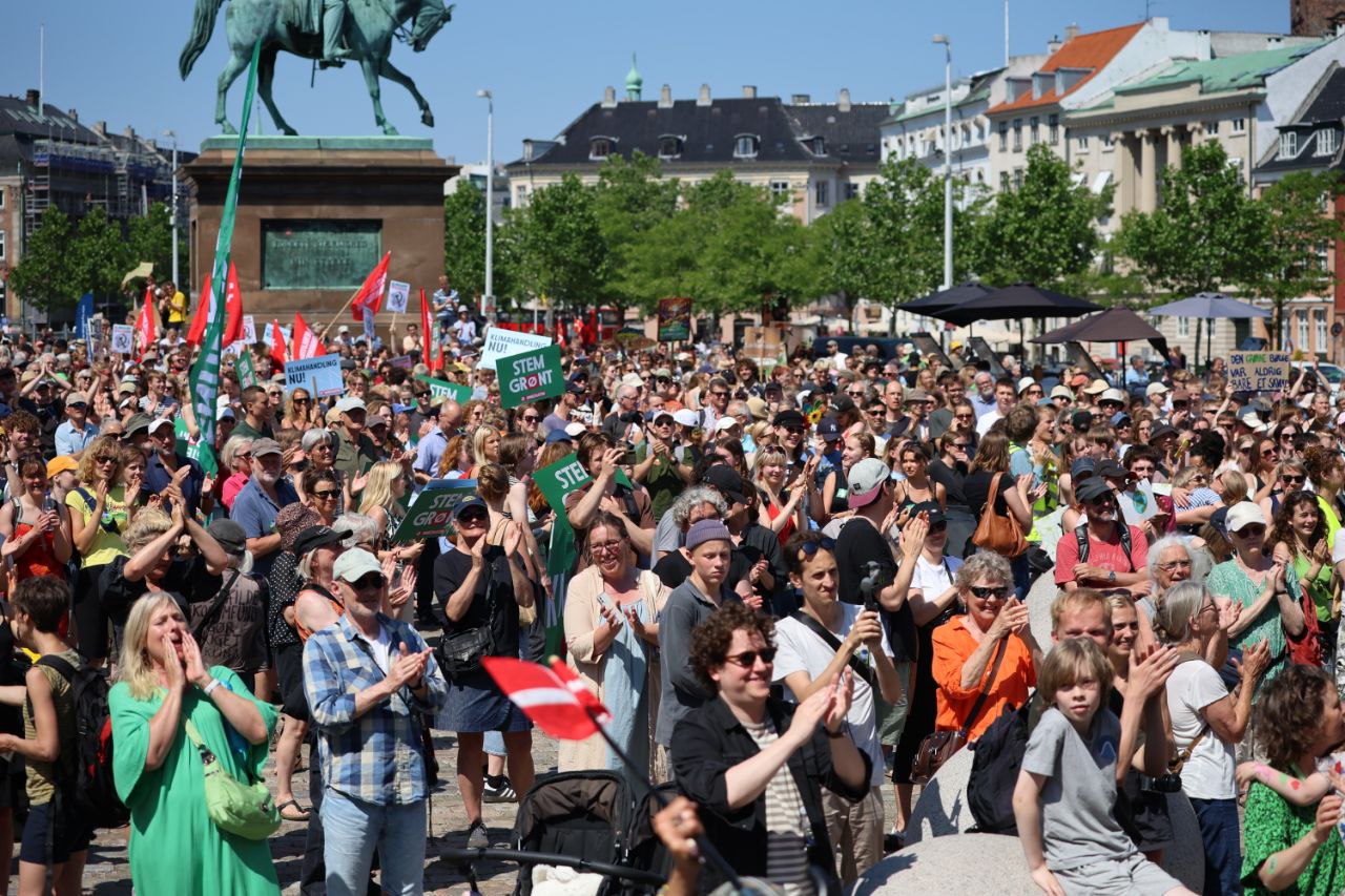 Thousands attend People’s Climate March in Copenhagen for a greener Europe